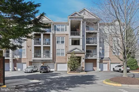 12120 Garden Ridge Ln #102, Fairfax, VA 22030
