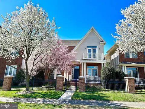 6319 Still Spring Pl, Alexandria, VA 22315