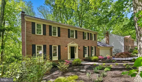 10717 Midsummer Dr, Reston, VA 20191