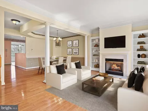 Living - 11115 Little Compton Dr, Reston, VA 20191 photo 3 of 5