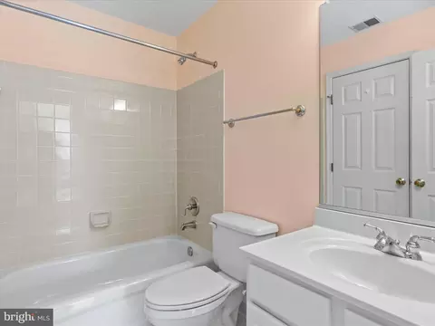 Bath - 11115 Little Compton Dr, Reston, VA 20191 photo 5 of 5