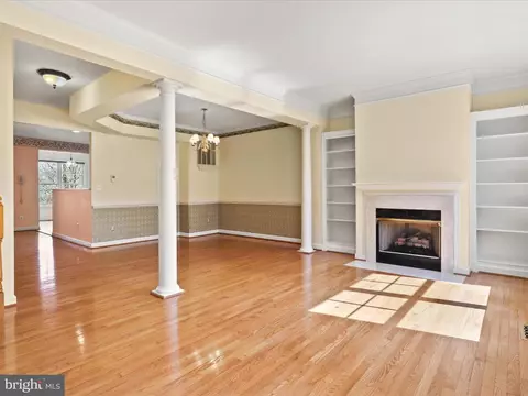 Living - 11115 Little Compton Dr, Reston, VA 20191 photo 4 of 5