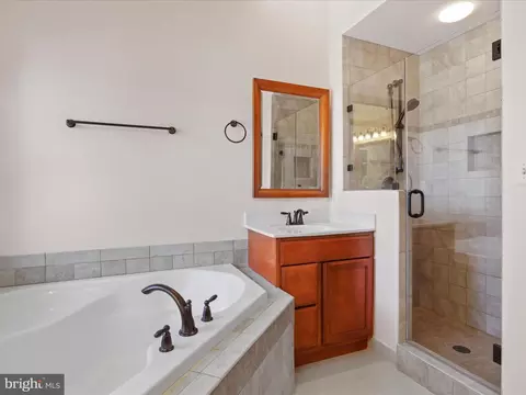 Bath - 11115 Little Compton Dr, Reston, VA 20191 photo 3 of 5