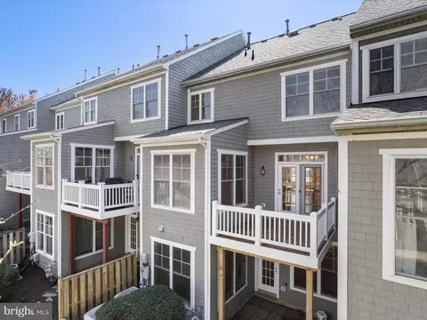 Exterior - 11115 Little Compton Dr, Reston, VA 20191 photo 5 of 8