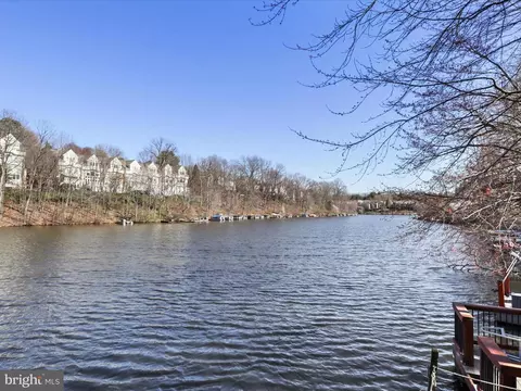 View/Area - 11115 Little Compton Dr, Reston, VA 20191 photo 3 of 10