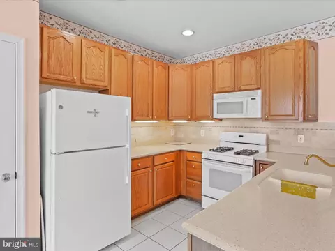 Kitchen - 11115 Little Compton Dr, Reston, VA 20191 photo 3 of 4