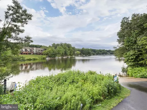 View/Area - 11115 Little Compton Dr, Reston, VA 20191 photo 6 of 10