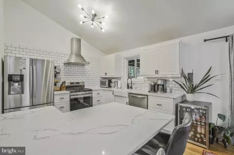 Kitchen - 8632 Victoria Rd, Springfield, VA 22151 photo 3 of 5