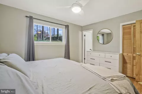 Bedroom - 8632 Victoria Rd, Springfield, VA 22151 photo 6 of 14
