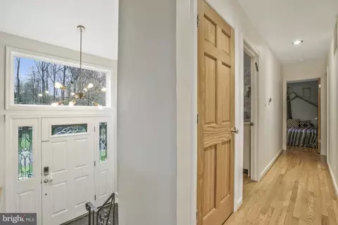 Entry Way - 8632 Victoria Rd, Springfield, VA 22151 photo 3 of 3
