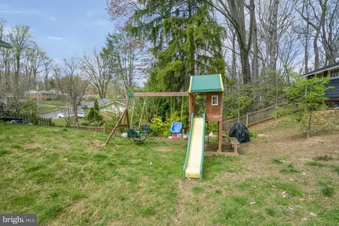 Exterior - 8632 Victoria Rd, Springfield, VA 22151 photo 9 of 14