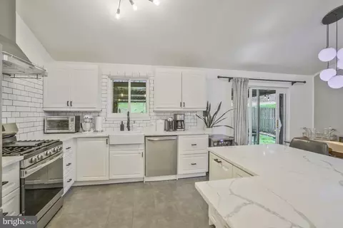 Kitchen - 8632 Victoria Rd, Springfield, VA 22151 photo 1 of 5