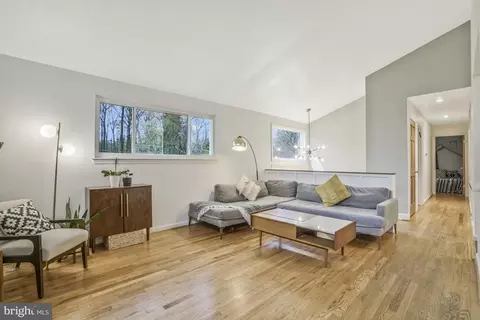 Living - 8632 Victoria Rd, Springfield, VA 22151 photo 3 of 3