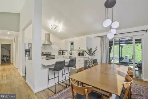 Dining - 8632 Victoria Rd, Springfield, VA 22151 photo 3 of 3