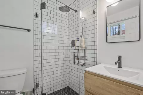 Bath - 8632 Victoria Rd, Springfield, VA 22151 photo 3 of 5
