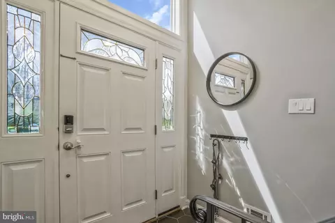 Entry Way - 8632 Victoria Rd, Springfield, VA 22151 photo 2 of 3