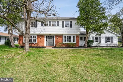 4423 Midstone Ln, Fairfax, VA 22033