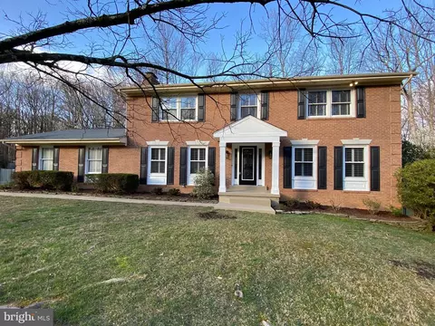 5818 Fitzhugh St, Burke, VA 22015
