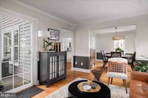 Living - 1622 Stowe Rd, Reston, VA 20194 photo 3 of 8
