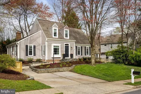 1622 Stowe Rd, Reston, VA 20194