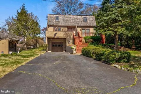 2608 Stone Hedge Dr, Alexandria, VA 22306