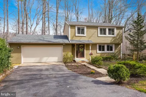 Exterior - 2345 Old Trail Dr, Reston, VA 20191 photo 6 of 7