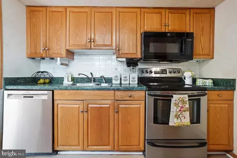 Kitchen - 2345 Old Trail Dr, Reston, VA 20191 photo 8 of 8