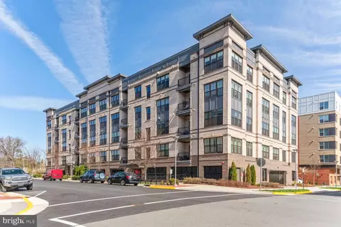 2329 Wind Charm St #307, Herndon, VA 20171