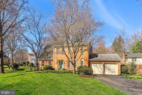 1838 Horseback Trl, Vienna, VA 22182