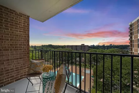 2311 Pimmit Dr #819, Falls Church, VA 22043