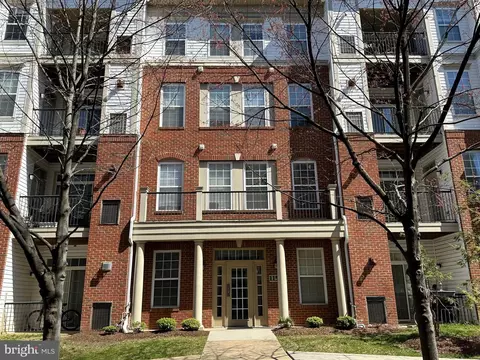 11506 Sperrin Cir #80, Fairfax, VA 22030