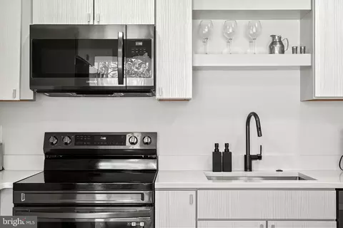 Kitchen - 11585 Maple Ridge Rd, Reston, VA 20190 photo 4 of 4