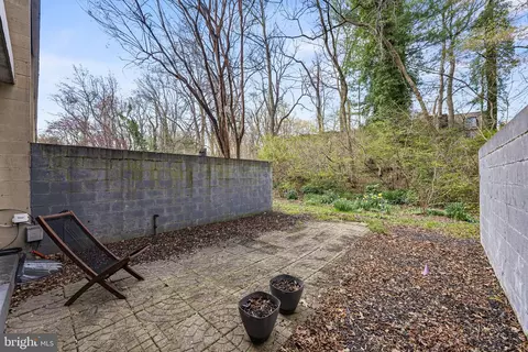 Exterior - 11585 Maple Ridge Rd, Reston, VA 20190 photo 5 of 10