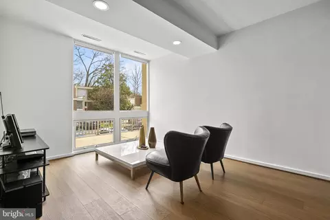 Living - 11585 Maple Ridge Rd, Reston, VA 20190 photo 1 of 4