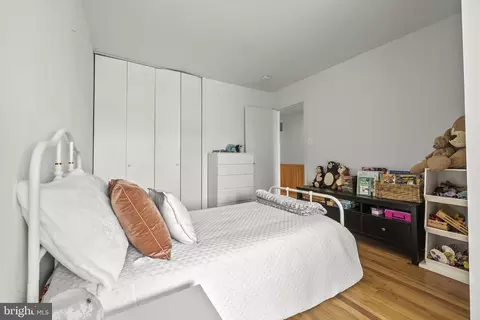 Bedroom - 11585 Maple Ridge Rd, Reston, VA 20190 photo 6 of 9