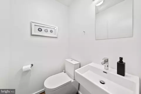 Bath - 11585 Maple Ridge Rd, Reston, VA 20190 photo 1 of 2