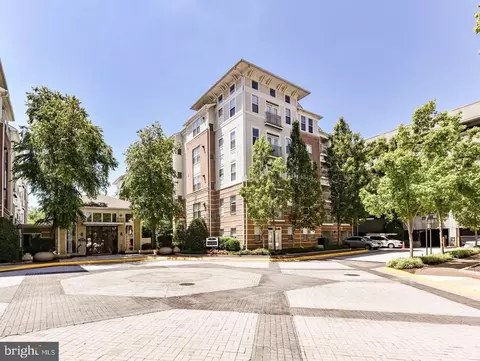 9486 Virginia Center Blvd #7, Vienna, VA 22181