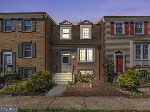 8638 Dellway Ln, Vienna, VA 22180