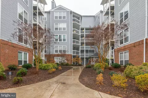 3178 Summit Square Dr #D12, Oakton, VA 22124