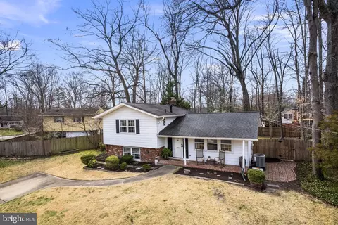 8226 Crown Court Rd, Alexandria, VA 22308