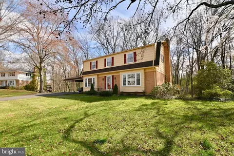 8701 Gateshead Rd, Alexandria, VA 22309