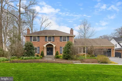 9014 Charles Augustine Dr, Alexandria, VA 22308