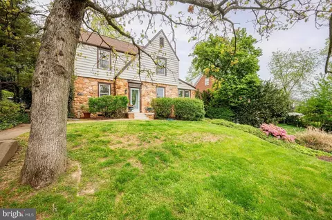 6050 Woodmont Rd, Alexandria, VA 22307