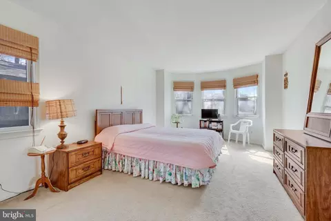 Bedroom - 6920 Chelsea Rd, Mclean, VA 22101 photo 3 of 4