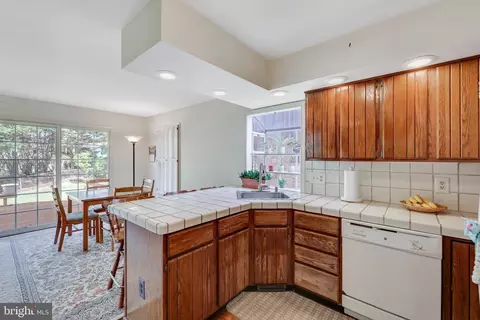 Kitchen - 6920 Chelsea Rd, Mclean, VA 22101 photo 4 of 4