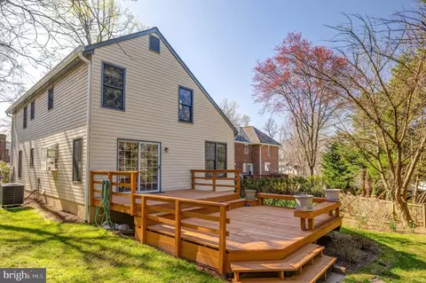 Exterior - 6920 Chelsea Rd, Mclean, VA 22101 photo 7 of 15