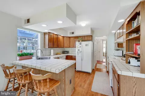 Kitchen - 6920 Chelsea Rd, Mclean, VA 22101 photo 3 of 4