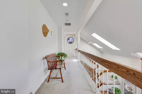 Entry Way - 6920 Chelsea Rd, Mclean, VA 22101 photo 6 of 7