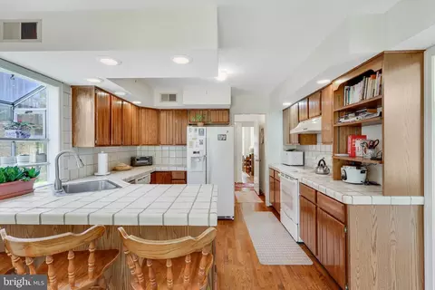 Kitchen - 6920 Chelsea Rd, Mclean, VA 22101 photo 2 of 4