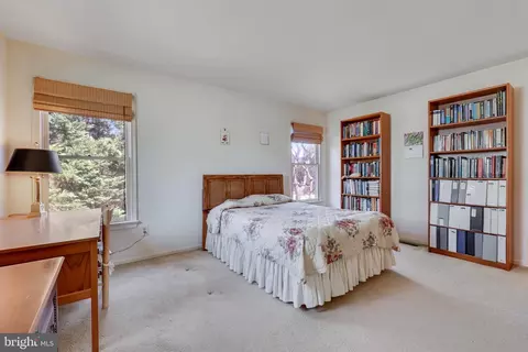 Bedroom - 6920 Chelsea Rd, Mclean, VA 22101 photo 1 of 4